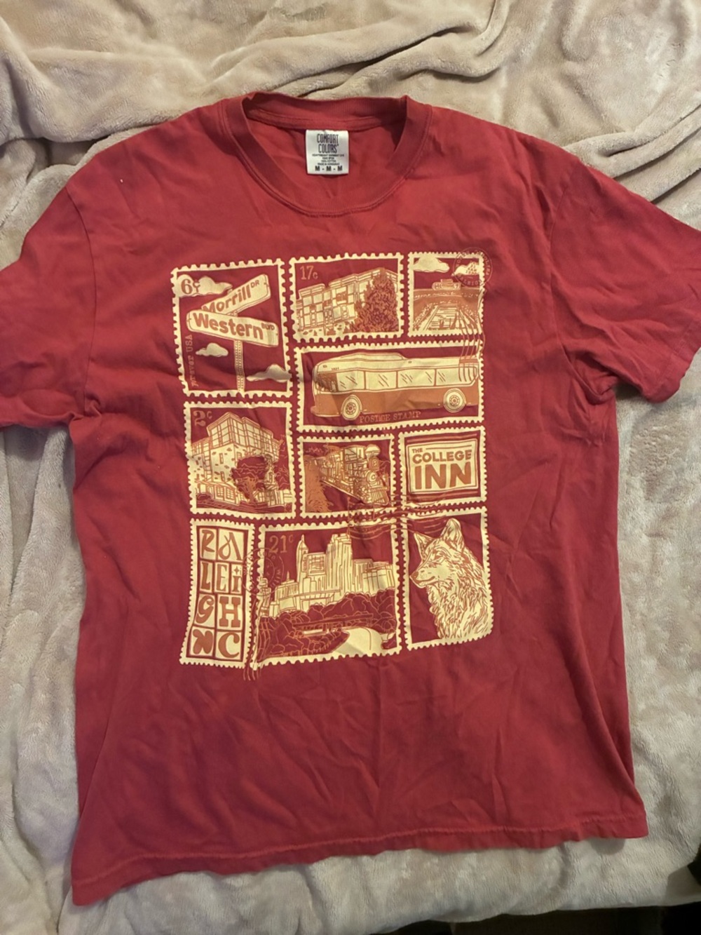 💰5/$10 Comfort Colors pink Red Short Sleeve Graphic Tee